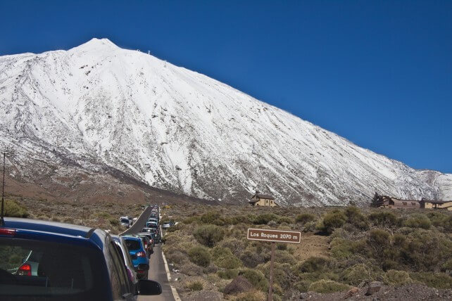 Blechlawine vor dem Teide