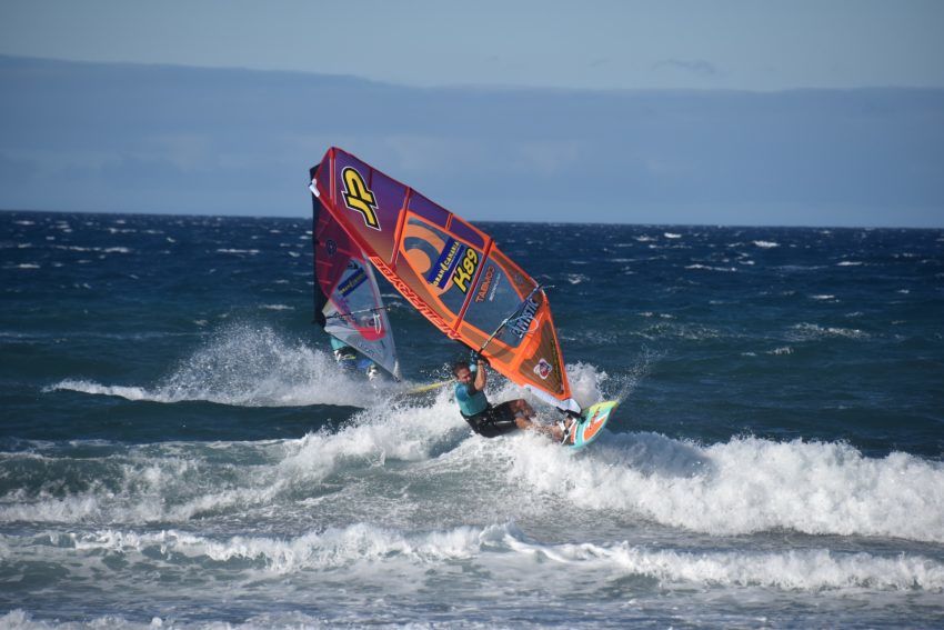 Plaza Pozo Izquierdo Surfen