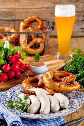 Weißwurste mit breze und bier